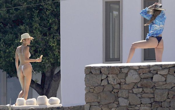 Gigi and Bella Hadid